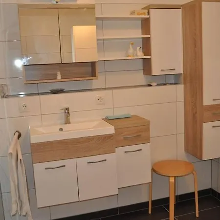 Apartment Allgäu Gemütliche, Moderne Mit Garten-pool Argenbuhl